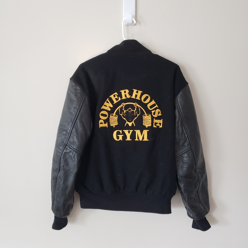 Vintage In Excellent Condition Black and Gold Powerhouse Gym Jacket - Size Med